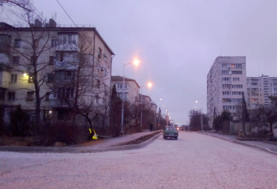 В Севастополе включили уличное освещение по ул. Меньшикова